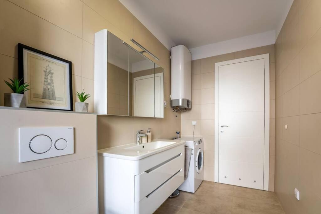 Apartment Emarin Баньоле Екстериор снимка