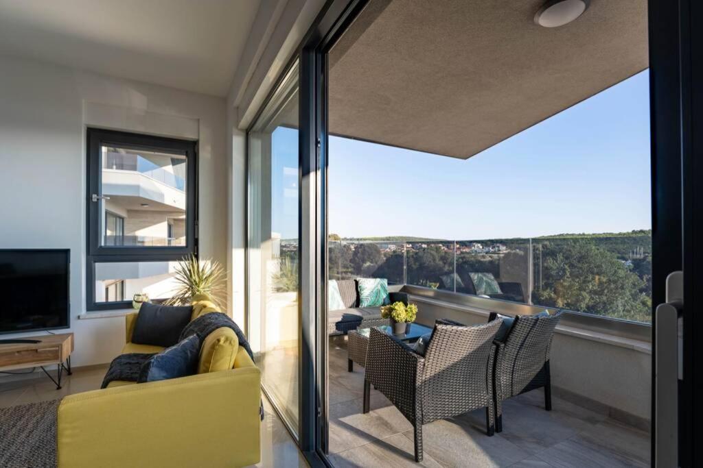 Apartment Emarin Баньоле Екстериор снимка